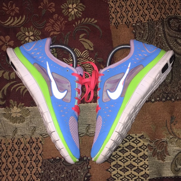 Nike Shoes - Nike Free Run iD✅